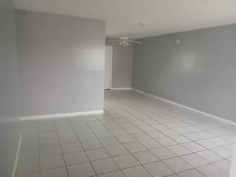 7630 Pembroke Rd #C, Miramar, FL 33023