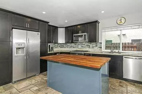 110 Pegasus Ave, San Diego, CA 92126
