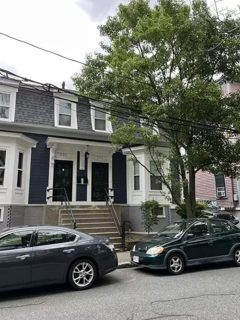 202 Banks St #202, Cambridge, MA 02138