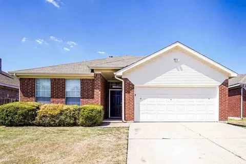 7213 Park Creek Cir W, Fort Worth, TX 76137