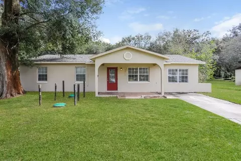 3915 Holly Ct, Mount Dora, FL 32757