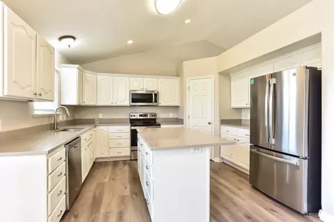 874 N Main St, Orem, UT 84057 photo 8