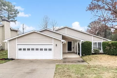 2468 Mistletoe Ln, Snellville, GA 30039