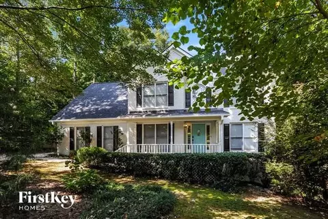 6713 Thornwood Ct, Flowery Branch, GA 30542