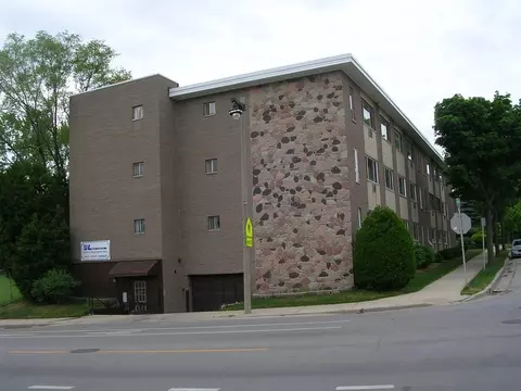 2549 S Kinnickinnic Ave, Milwaukee, WI 53207