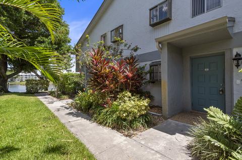 2733 S Oakland Forest Dr, Oakland Park, FL 33309