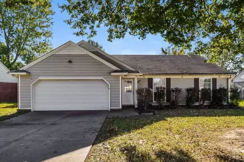 7110 Redfern Dr, Horn Lake, MS 38637