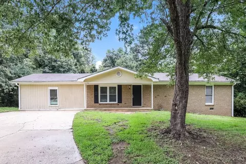 1338 W Stoneybrook Dr, Douglasville, GA 30134