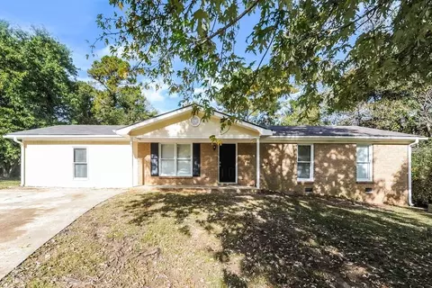 1338 W Stoneybrook Dr, Douglasville, GA 30134