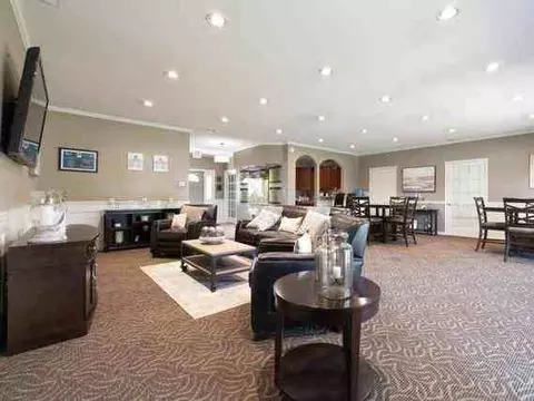 262 W Washington Center Rd, Fort Wayne, IN 46825