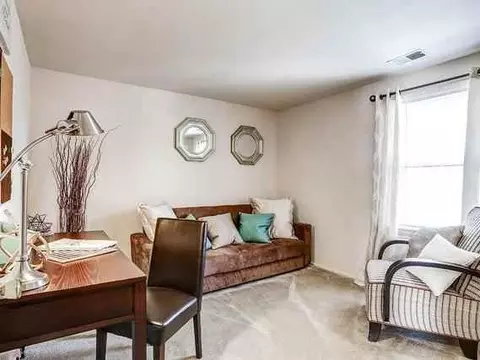 262 W Washington Center Rd, Fort Wayne, IN 46825