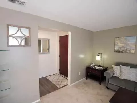 262 W Washington Center Rd, Fort Wayne, IN 46825