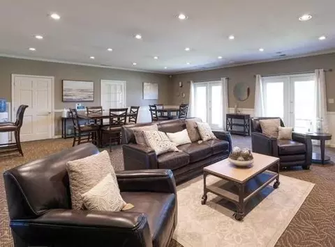 262 W Washington Center Rd, Fort Wayne, IN 46825