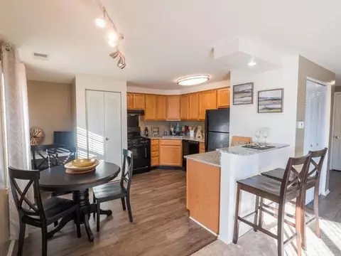 262 W Washington Center Rd, Fort Wayne, IN 46825