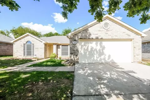 1706 Tonya May Ln, Mansfield, TX 76063