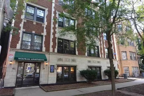 837 W Wolfram St #305, Chicago, IL 60657