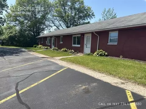 82 Harvey Pl, Ypsilanti, MI 48198