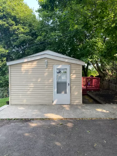 72 Gage St #4, Worcester, MA 01605