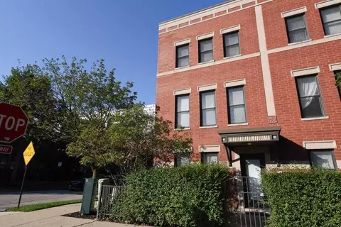 1000 N Crosby St #TH, Chicago, IL 60610