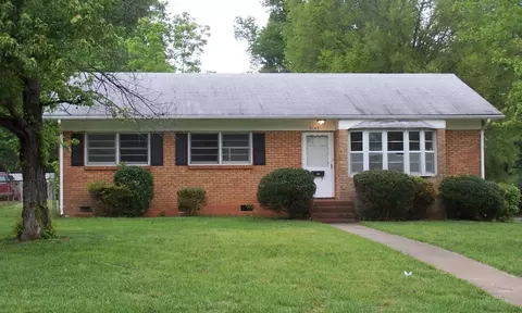 5143 Snow White Ln, Charlotte, NC 28213