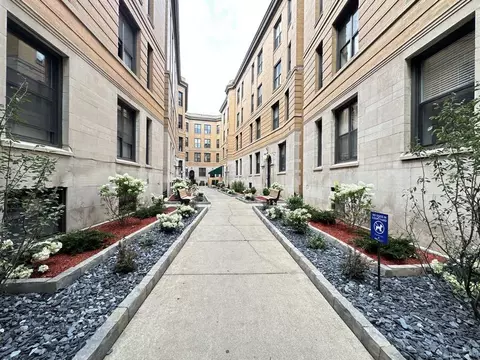 438 W Belden Ave #15, Chicago, IL 60614