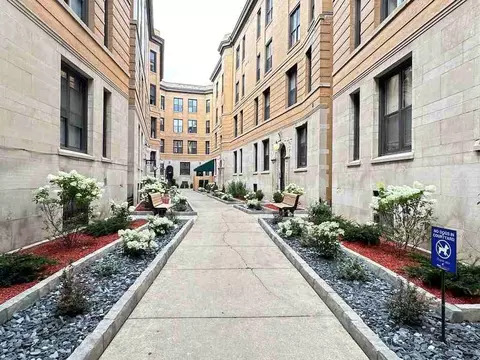438 W Belden Ave #18, Chicago, IL 60614