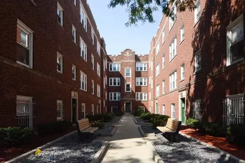 3244 N Clifton Ave #1E, Chicago, IL 60657