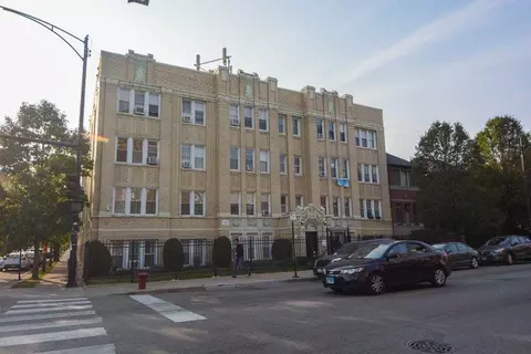2600 N Kimball Ave #103, Chicago, IL 60647