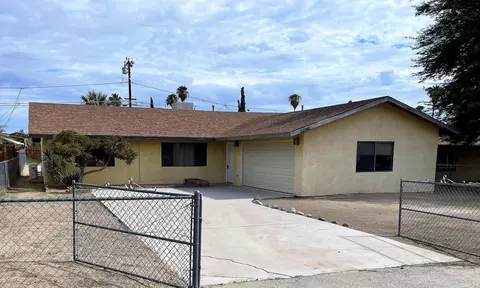 72348 Sunnyvale Dr, Twentynine Palms, CA 92277