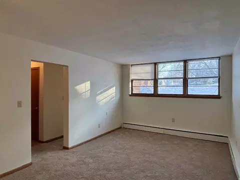 1330 Saint Clair Ave, Saint Paul, MN 55105