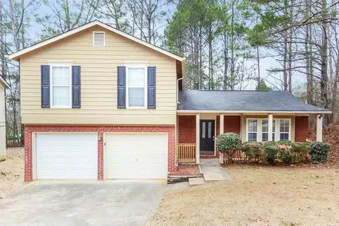 639 Fair Harbor Dr, Lithonia, GA 30058