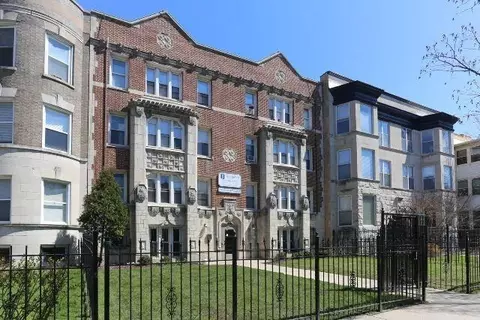 4735 N Beacon St #306, Chicago, IL 60640