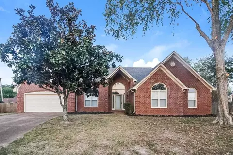 636 Old River Cv, Cordova, TN 38018
