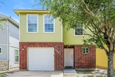 4951 S Cancun Dr, Houston, TX 77045