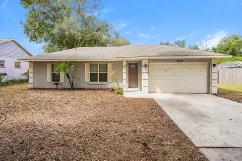206 Howard Ct, Mascotte, FL 34753