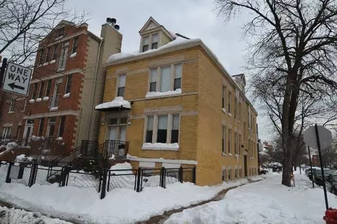 2835 N Damen Ave #1F, Chicago, IL 60618