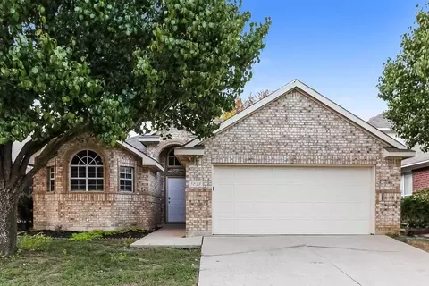 5628 Indian Hill Dr, Arlington, TX 76018