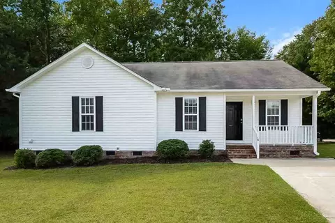 18 Gray Ghost St, Benson, NC 27504