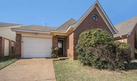 2731 Maggie Woods Pl, Arlington, TN 38002