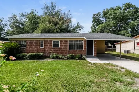 5664 Minocqua St, Jacksonville, FL 32210