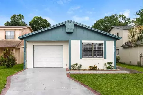 1372 Bramblewood Dr, Lakeland, FL 33811
