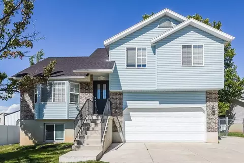 2642 Ws, Roy, UT 84067