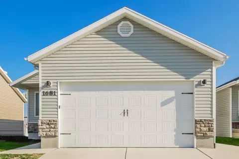 1681 E Tumwater Ln, Eagle Mountain, UT 84005
