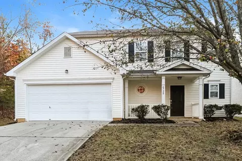 6728 Commack Dr, Charlotte, NC 28216