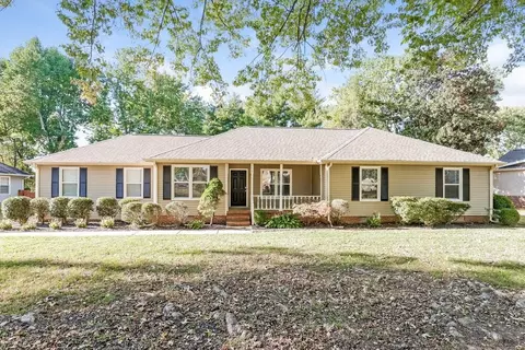 2409 Racquet Club Dr, Murfreesboro, TN 37128