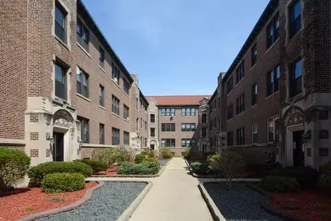 1319 Oak Ave #2C, Evanston, IL 60201