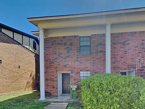 934 Southmoor Dr, Arlington, TX 76010