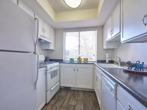 335 Woodlake Dr, Millcreek, UT 84107