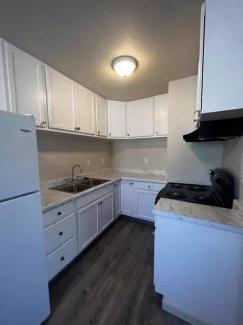 510 N 5th Ave #1B, Oakdale, CA 95361