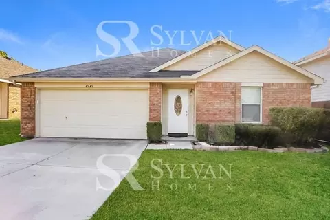 4949 Parkview Hills Ln, Fort Worth, TX 76179